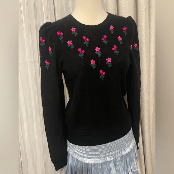 Aqua Cashmere black sweater with beautiful hot pink flowers size XS - Picture 5 of 8